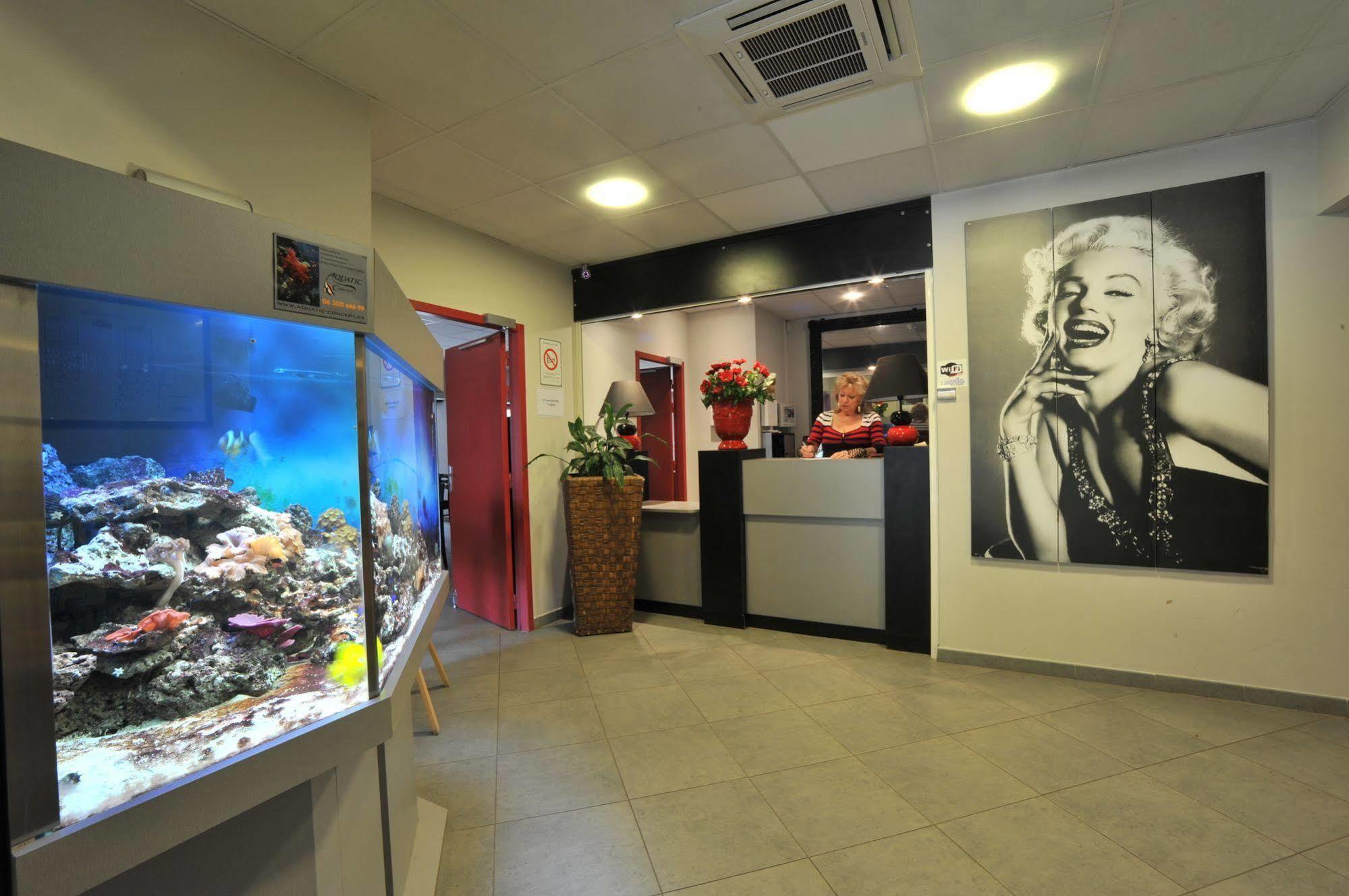 Hotel Au Relais De Trans Draguignan Exteriér fotografie