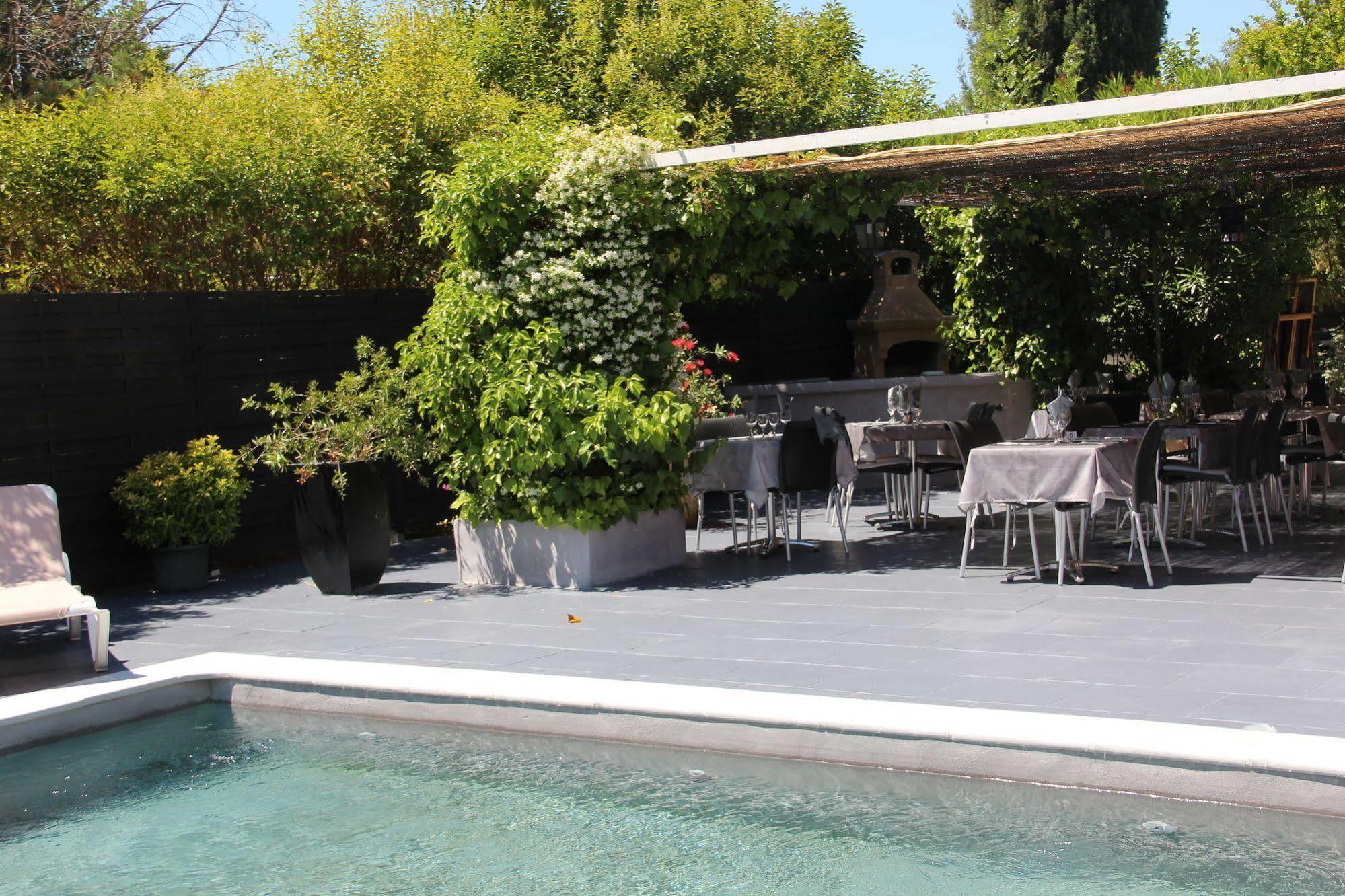 Hotel Au Relais De Trans Draguignan Exteriér fotografie